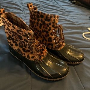 Duck boots